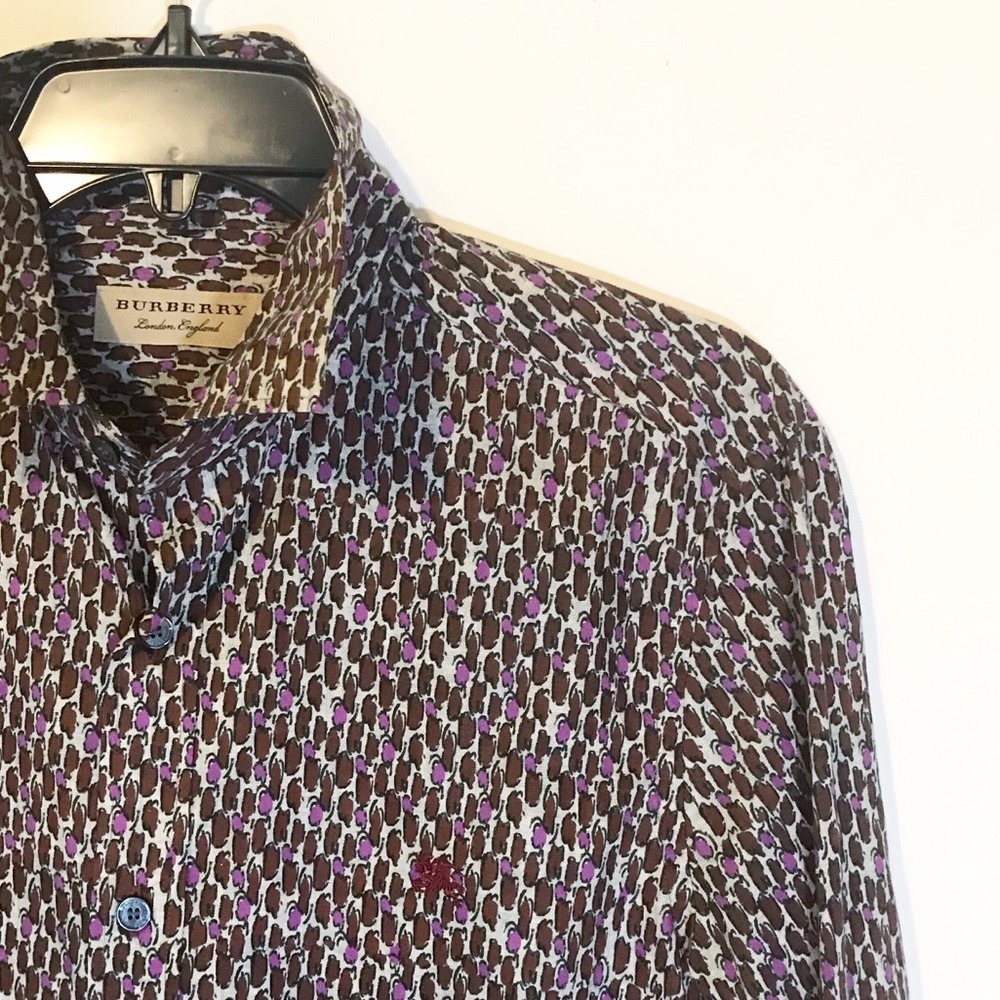 ✨Host Pick!✨ Burberry “Cholsey” button down shirt.